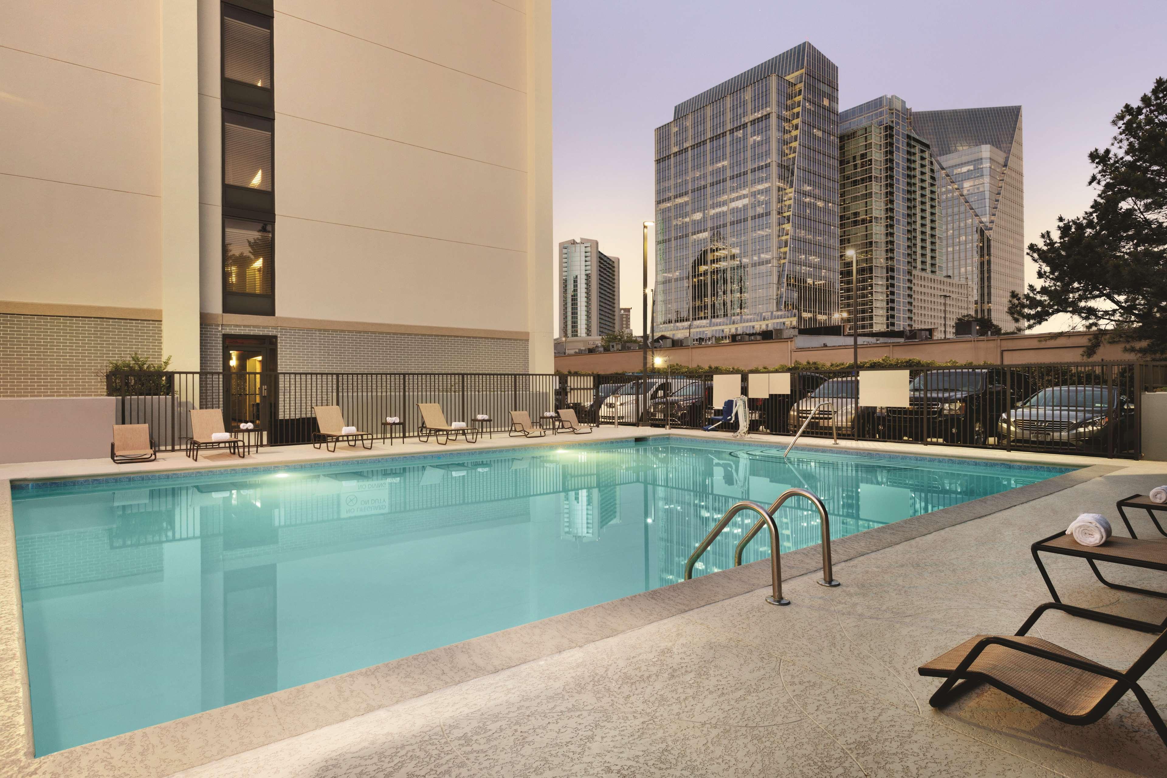 Hampton Inn Atlanta-Buckhead Exterior photo