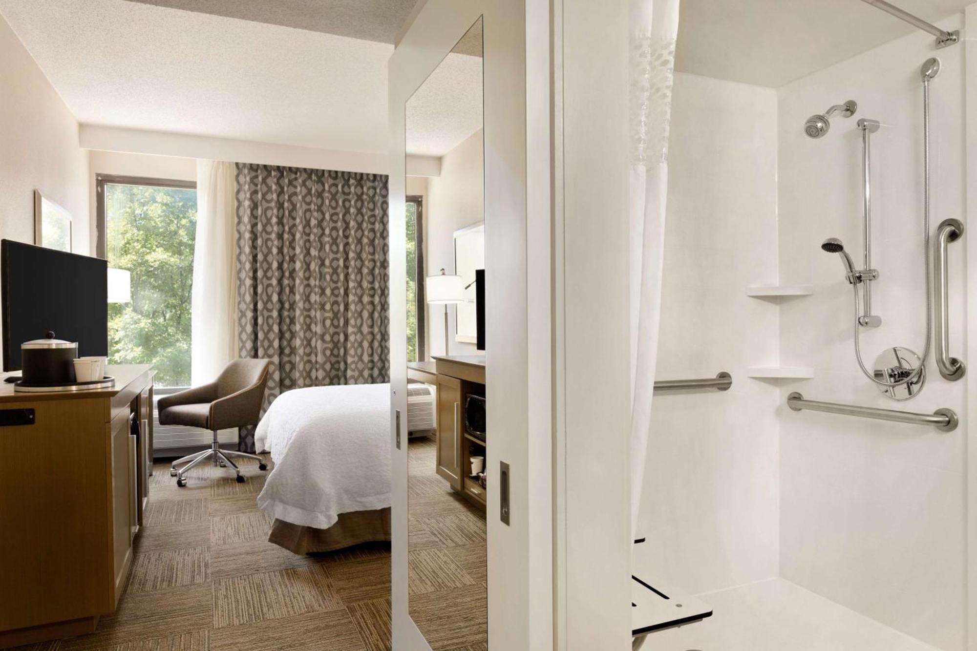 Hampton Inn Atlanta-Buckhead Exterior photo