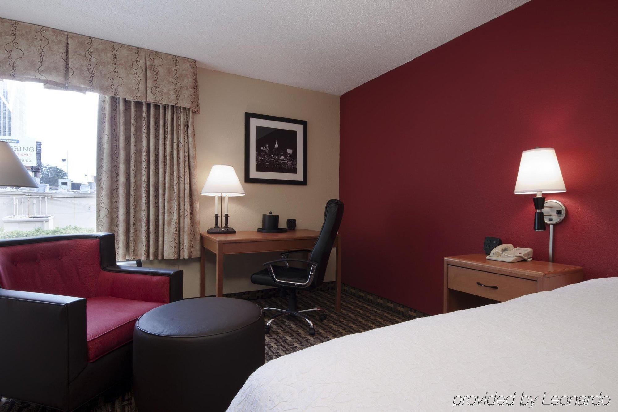 Hampton Inn Atlanta-Buckhead Exterior photo